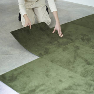 100％ウール。簡単に床をつくれるDIYカーペットブランド｜WOOLTILE