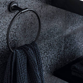 フィリップ・スタルクが手掛けたバスルームアクセサリーが登場｜DURAVIT