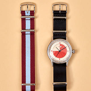 サッカーレフェリーウォッチをモチーフにしたコラボモデル｜Nigel Cabourn×TIMEX