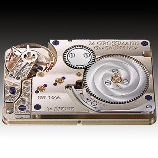 新開発の角型ムーブメントを搭載した初のレクタンギュラーモデル｜MORITZ GROSSMANN