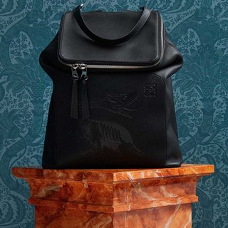ギフトにもぴったり。ロエベが贈るホリデーシーズンアイテム｜LOEWE
