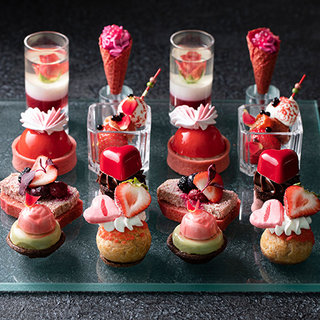 いちごとハートたっぷりのアフタヌーンティー｜CONRAD TOKYO