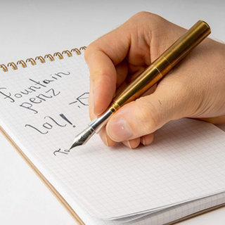 高級筆記具ならではの書き心地と携帯性を実現した万年筆｜SCHONDSGN