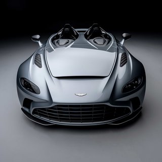 88台限定のアストンマーティン「V12スピードスター」がアンベール｜Aston Martin