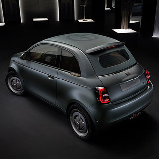 ジョルジオ アルマーニが世界に1台のカスタムメイド電気自動車を発表｜GIORGIO ARMANI