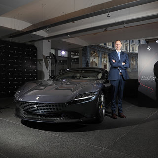 イブニングドレスに身を包んだF1マシン──フェラーリの最新2＋クーペ「ローマ」が日本上陸｜Ferrari