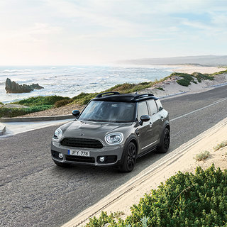 サーファーのライフスタイルをイメージした限定車MINIクロスオーバー「コーンウォールエディション」登場｜MINI