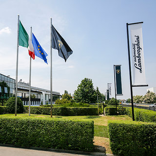 ランボルギーニ が5月4日から生産再開へ｜Lamborghini