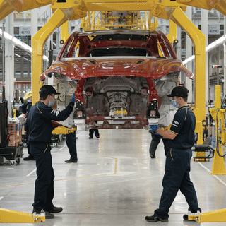 アストンマーティン･ラゴンダが英国工場の生産を段階的に再開｜Aston Martin Lagonda