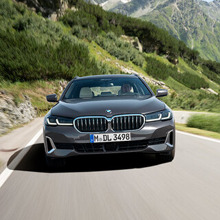 BMWがマイナーチェンジした新型5シリーズを発表｜BMW