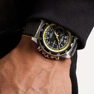 革新性と機能性を追求したクロノグラフ「BRV3-94 R.S.20」｜Bell & Ross