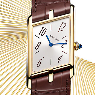 腕元に個性を演出するカルティエ プリヴェ新作「タンク アシメトリック」｜CARTIER