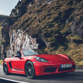 ポルシェ、ケイマンとボクスターに718Tモデルを追加｜Porsche