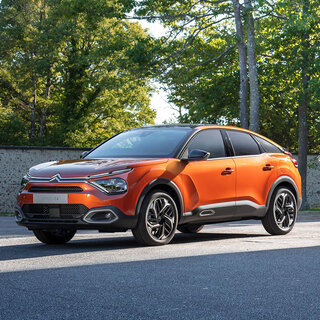 フルEVもラインナップ──3つのパワートレインを持つ新型C4が登場｜Citroën