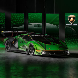 ランボルギーニ史上最強のV12搭載サーキット専用モデル「Essenza SCV12」発表｜Lamborghini