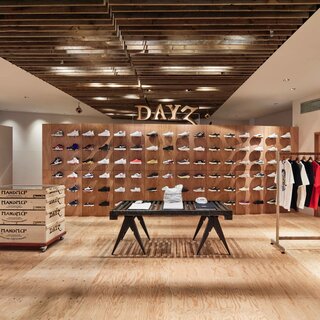 渡辺真史が手掛けるストリート&スニーカーのセレクトショップ「DAYＺ」｜DAYZ