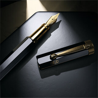 1920年代のモンブランの歴史的な八角形デザインが復刻｜MONTBLANC