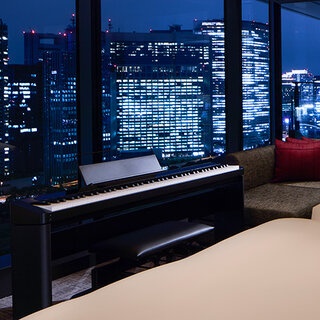 ウォーターズ竹芝に誕生したラグジュアリーホテル「メズム東京」と、今年40周年を迎えたCASIO電子楽器が具現する、新たな波“TOKYO WAVES”｜CASIO