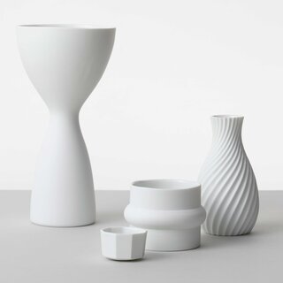 神棚に使用する神具にも。特別な白磁による酒器シリーズ「白面」｜BAR BAR