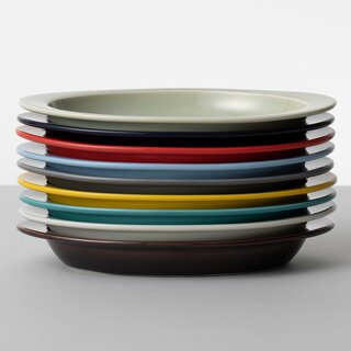 カラーは9色展開。さまざまなシーンで活躍する万能する万能プレート｜HASAMI