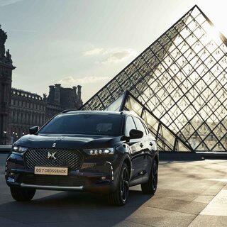 DS7にルーヴル美術館とのパートナーシップによって生まれた特別仕様車｜DS
