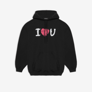 バレンシアガからバレンタインデーをテーマにしたスペシャルコレクションが登場｜BALENCIAGA