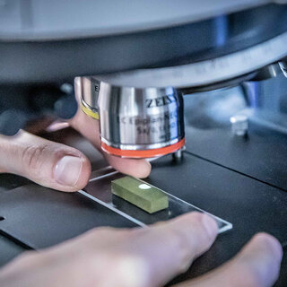 ベントレー、レアアースマグネットのリサイクルによる電気自動車のサステナビリティを研究、実用化へ｜Bentley