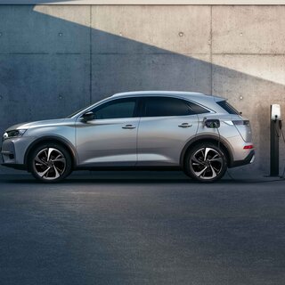 DS7クロスバックにプラグインハイブリッドの4WDモデル「E-TENSE 4×4」登場｜DS