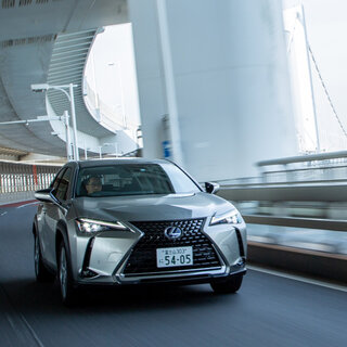 ドイツ勢とはひと味違う日本的ともいえるEV──レクサスUX300eに試乗｜LEXUS