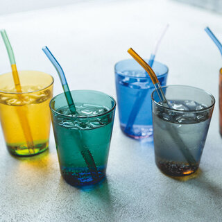 SDGsの観点から開発。耐熱ガラス製ストローと天然小麦から作られた専用ケース｜amabro