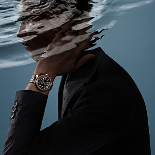 エッジの効いたスポーティなシルエットのタンブール新モデル｜LOUIS VUITTON