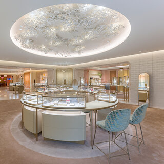 よりエレガンスに進化した「カルティエ 心斎橋ブティック」｜CARTIER