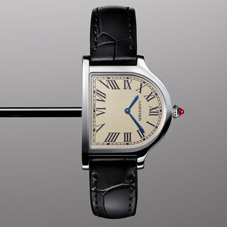 Watches & Wonders 2021新作。独創的な“鐘”型の「クロシュ ドゥ カルティエ」｜CARTIER