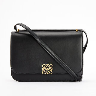 ロエベから新作ゴヤバッグが登場。受け継がれる伝統と新素材の融合｜Loewe