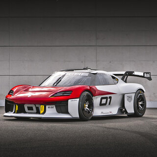 ポルシェ、フル電動モータースポーツのコンセプトモデル「ミッションR」を発表｜Porsche
