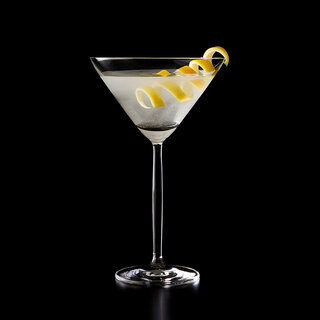 聖地巡礼の一杯。ジェームズ・ボンドも愛した "あのマティーニ"が期間限定で復活！｜HOTEL NEW OTANI