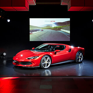 システム最高出力は830cv──フェラーリのV6 PHEVベルリネッタ「296GTB」が日本上陸｜Ferrari