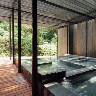 文化人も愛した湯治場で、お気に入りの一冊に没頭する｜TRAVEL