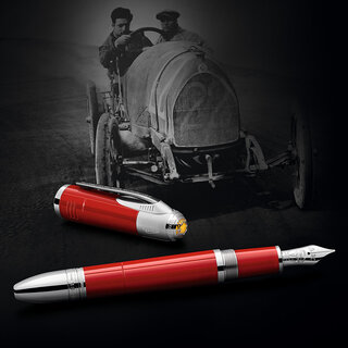 世界的な自動車帝国を築いた男 エンツォ・フェラーリへのオマージュ。フェラーリの歴史と美意識を反映した万年筆｜MONTBLANC