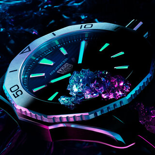 スマートかつエレガントな街ダイバーズ「アクアレーサー プロフェッショナル200」を発表！｜TAG HEUER