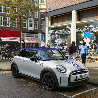 MINIに“自由に満ちた、個性の輝き”を表現する限定車が登場｜MINI