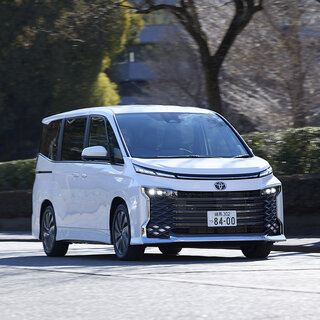 新型トヨタ ヴォクシーに試乗──走りと快適性が大幅に進化｜TOYOTA