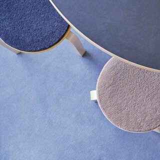 カーペットの製造過程における残糸を有効活用。ウール100%のチェアパッド｜HOTTA CARPET