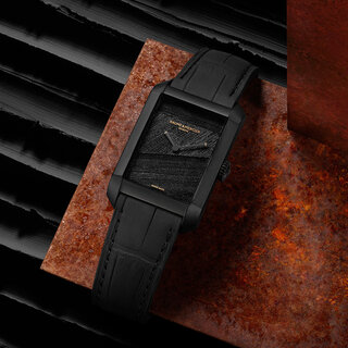 “黒の巨匠”に捧げられたハンプトン「ピエール・スーラージュへのオマージュ」｜BAUME & MERCIER