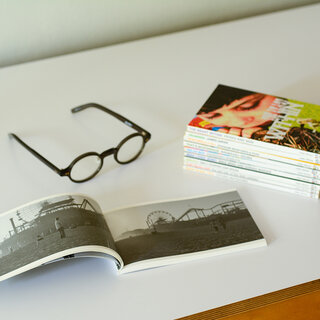 マイク・ミルズの新作映画「カモンカモン」のロケハンを一冊に｜relax library