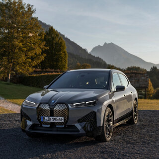 BMW iXシリーズにMを冠したトップモデルiX M60を導入｜BMW