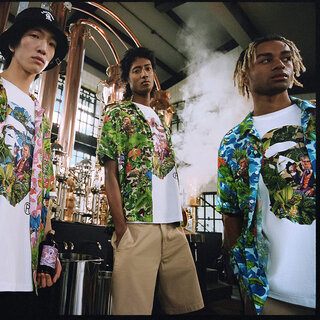 BAPE®のカモフラージュ柄とMONKEY 47オリジナルのジャングルプリントが重なる特別なデザインボトル｜MONKEY 47