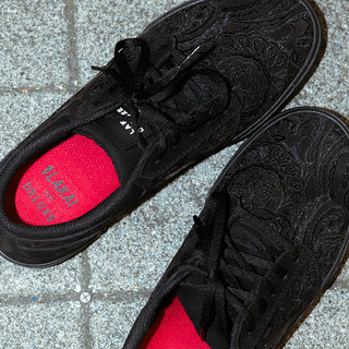 DELUXEとLAKAIのコラボレーションスケートシューズが登場。GRIFFINをベースにした高級感溢れる一足｜DELUXE