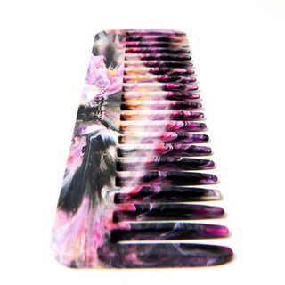 トップヘアスタイリストが作る100%リサイクルプラスチックのヘアコーム｜RE=COMB