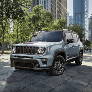 リサイクル素材をシートに用いたエシカルなPHEVレネゲードの限定車｜Jeep®